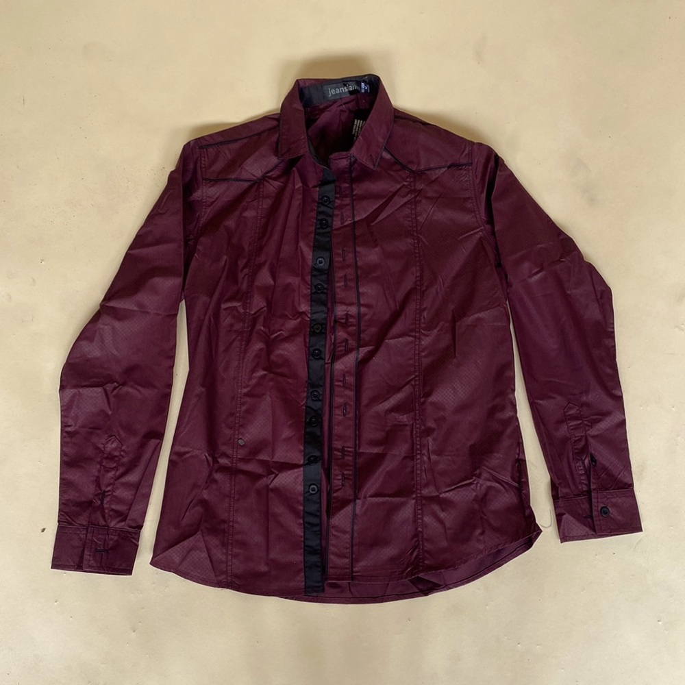NEW causal button down shirt